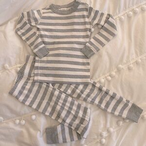 Hanna Andersson US Size 5 Heather Grey/Hanna White stripe pajamas
